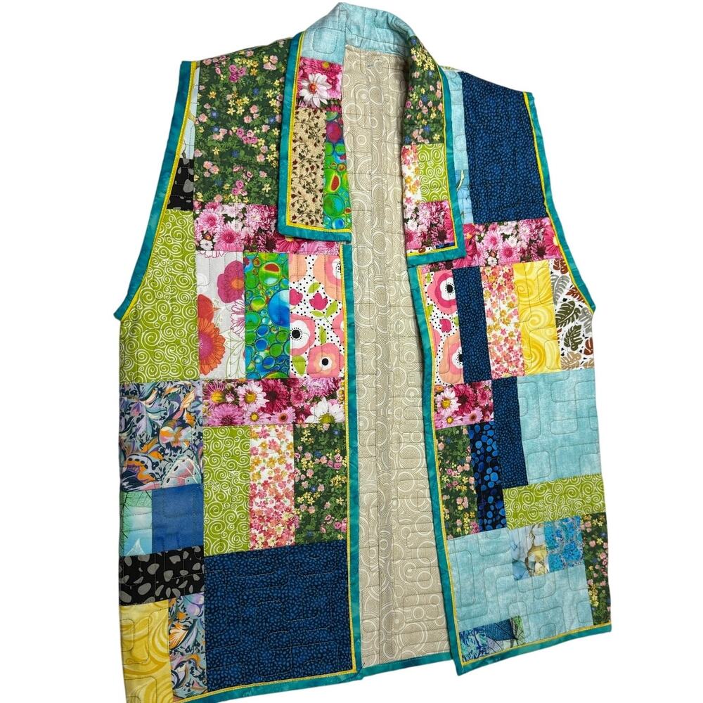 Womens Quilted Vest Patch Floral Design XL 21x26 Green Blue Pink